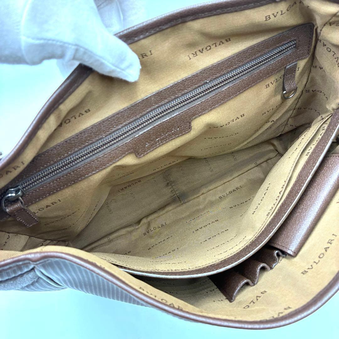 極美品 ブルガリ ミレリゲ ロゴプレート ショルダーバッグ A4収納可能