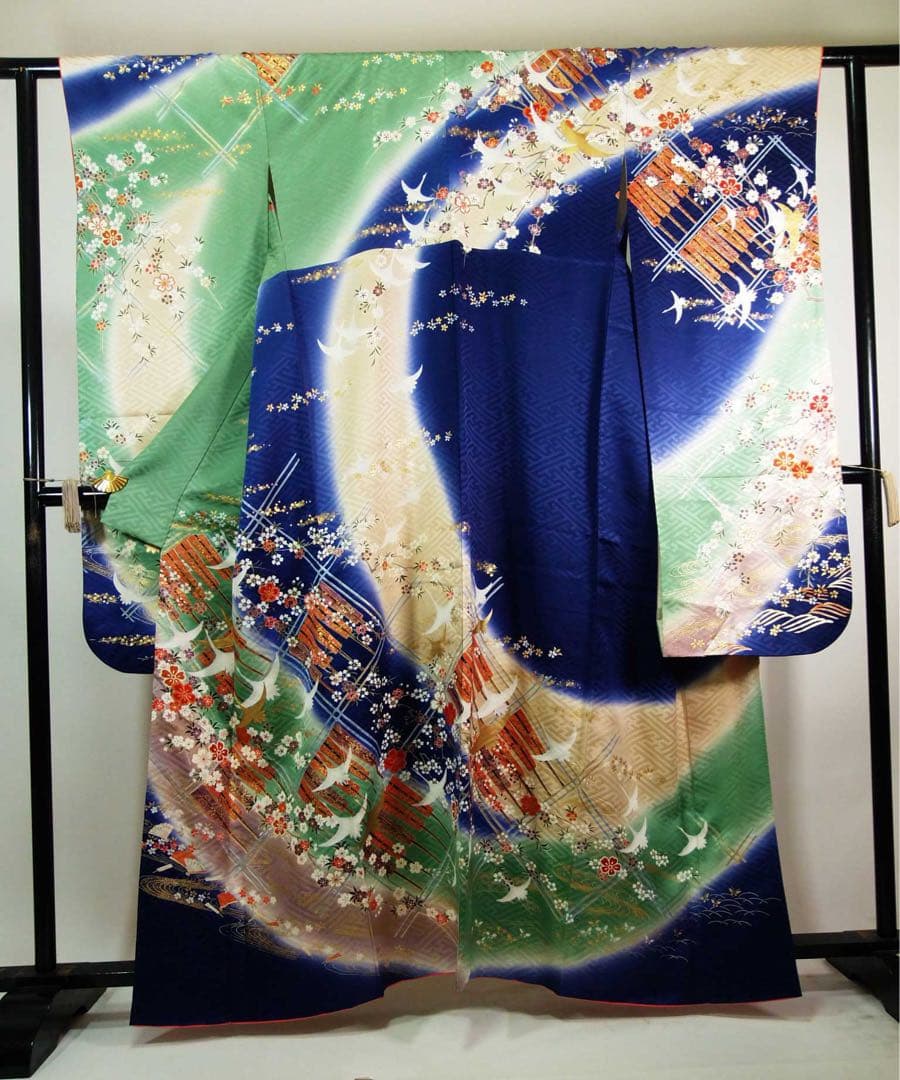 豪華振袖3点セット＊染め分け古典柄 金駒刺繍 沙耶型地紋 長襦袢・袋帯