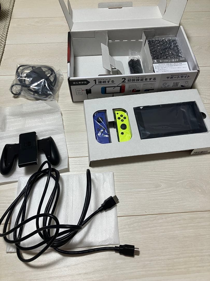 [訳あり]Nintendo Switch 本体 ブルー/ネオンイエロー[箱あり] 訳あり]Nintendo Switch 本体 ブルー/ネオンイエロー[箱あり] Nintendo