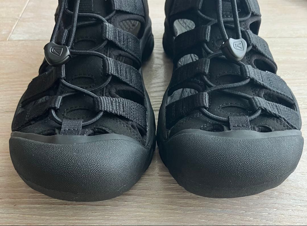 KEEN ウィメンズ ニューポート エイチツー サンダル ブラック 24.5cm