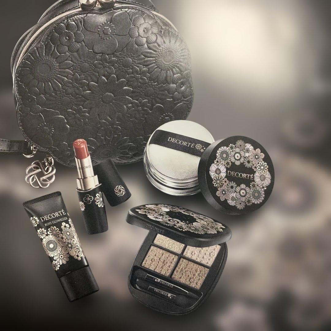 コスメデコルテメイクコフレ コスメデコルテ×クリスマスコフレ2025】予約＆発売日は？｜ベージュ