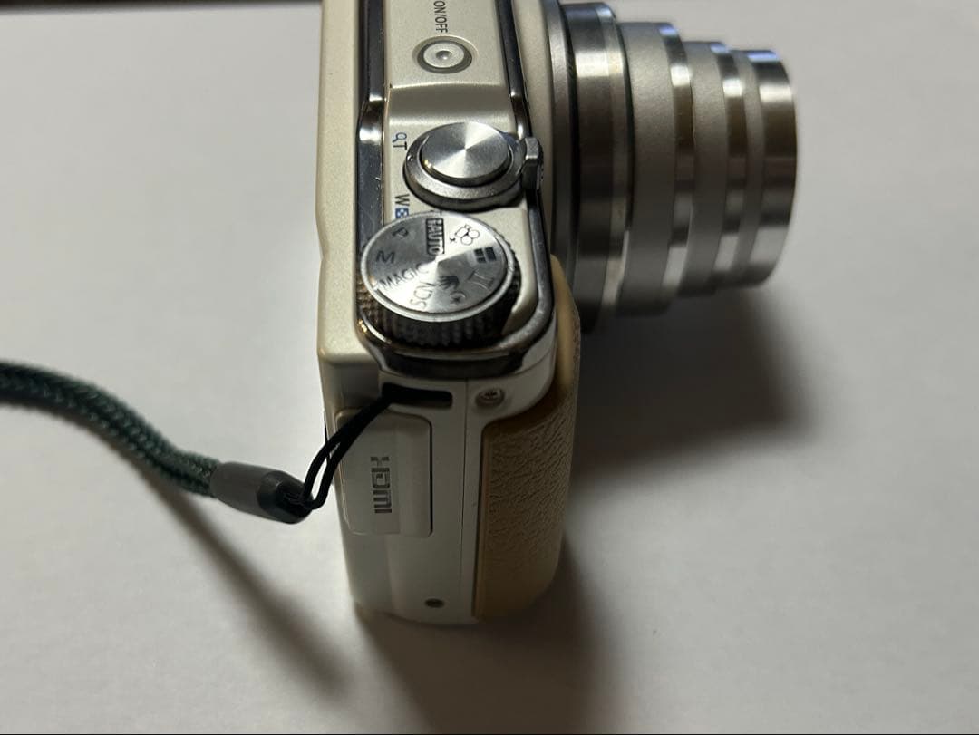 OLYMPUS SH-60 コンパクトデジタルカメラ オリンパスsh60