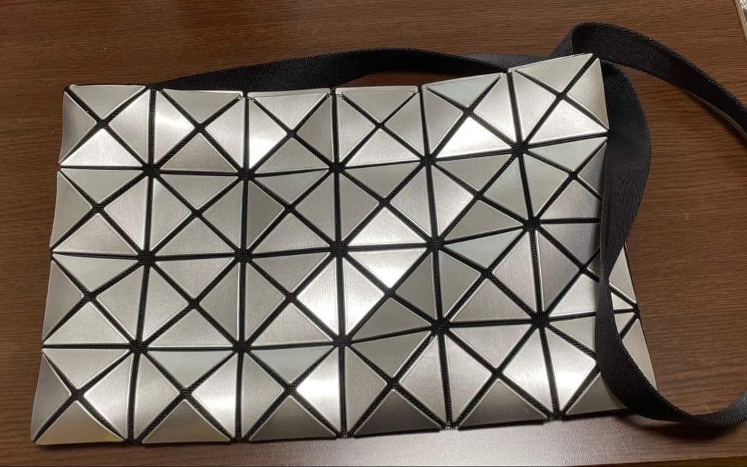 baobao ルーセント　ショルダー　シルバー BAO ISSEY MIYAKE バオバオ イッセイミヤケ BAOBAO LUCENT ルーセント