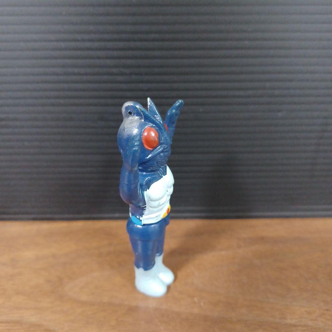 無版権 パチモノ「仮面ライダー」風ペンダント・トップ ミニソフビ