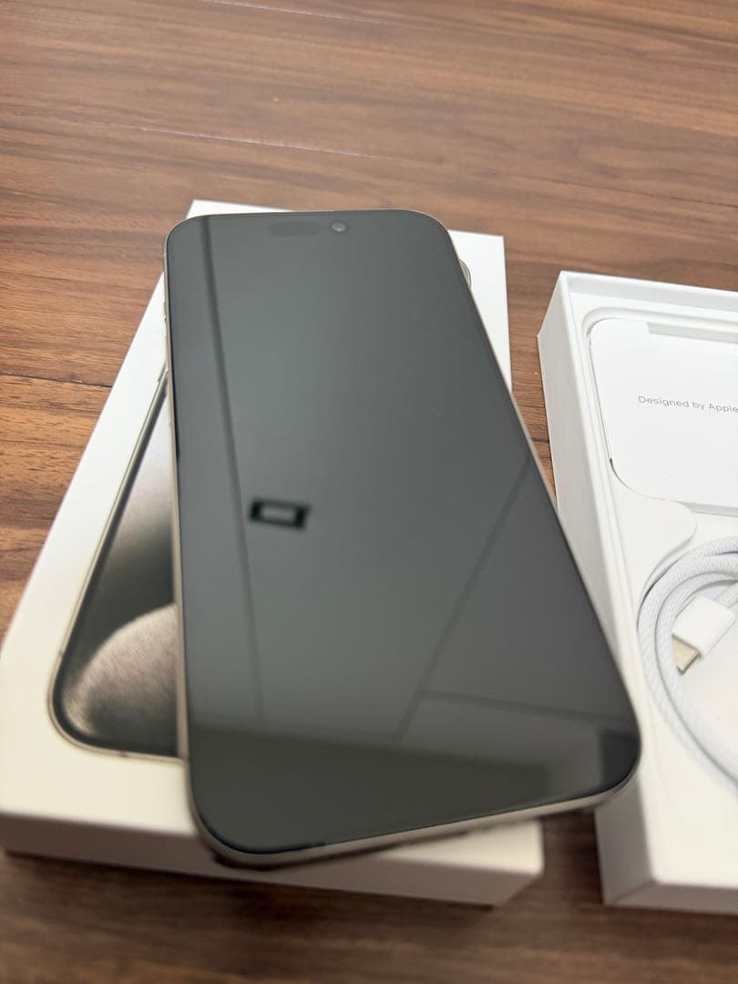 美品】iPhone 15 Pro 256GB バッテリー最大容量98%の通販はau PAY