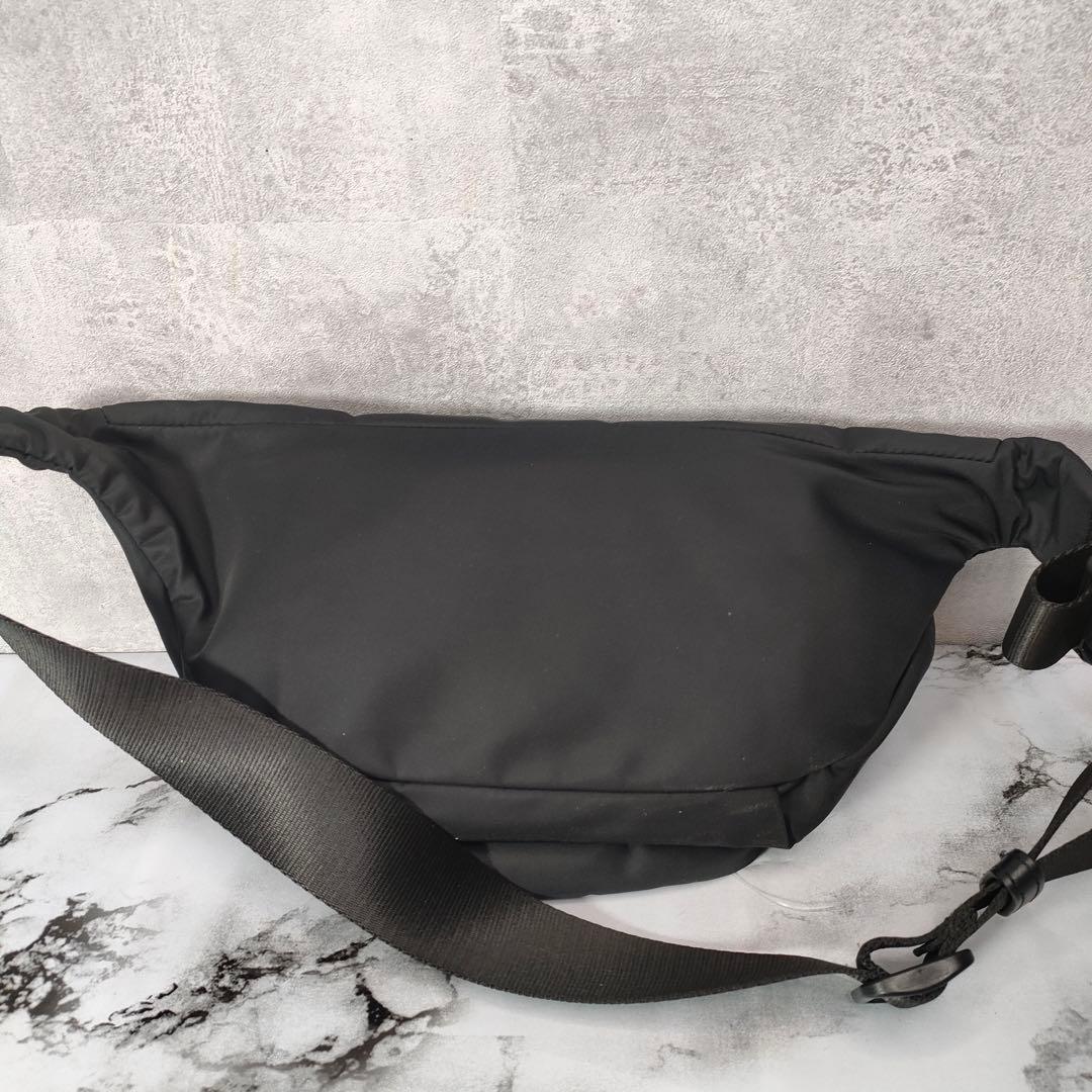 極美品 アニヤハインドマーチ ボディバッグ ウエストバッグ ナイロン