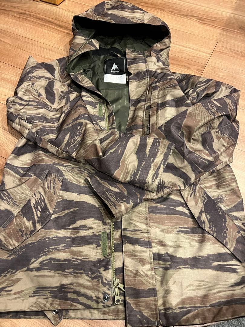 Burton 迷彩スノーボードウェア Sサイズ - メルカリ