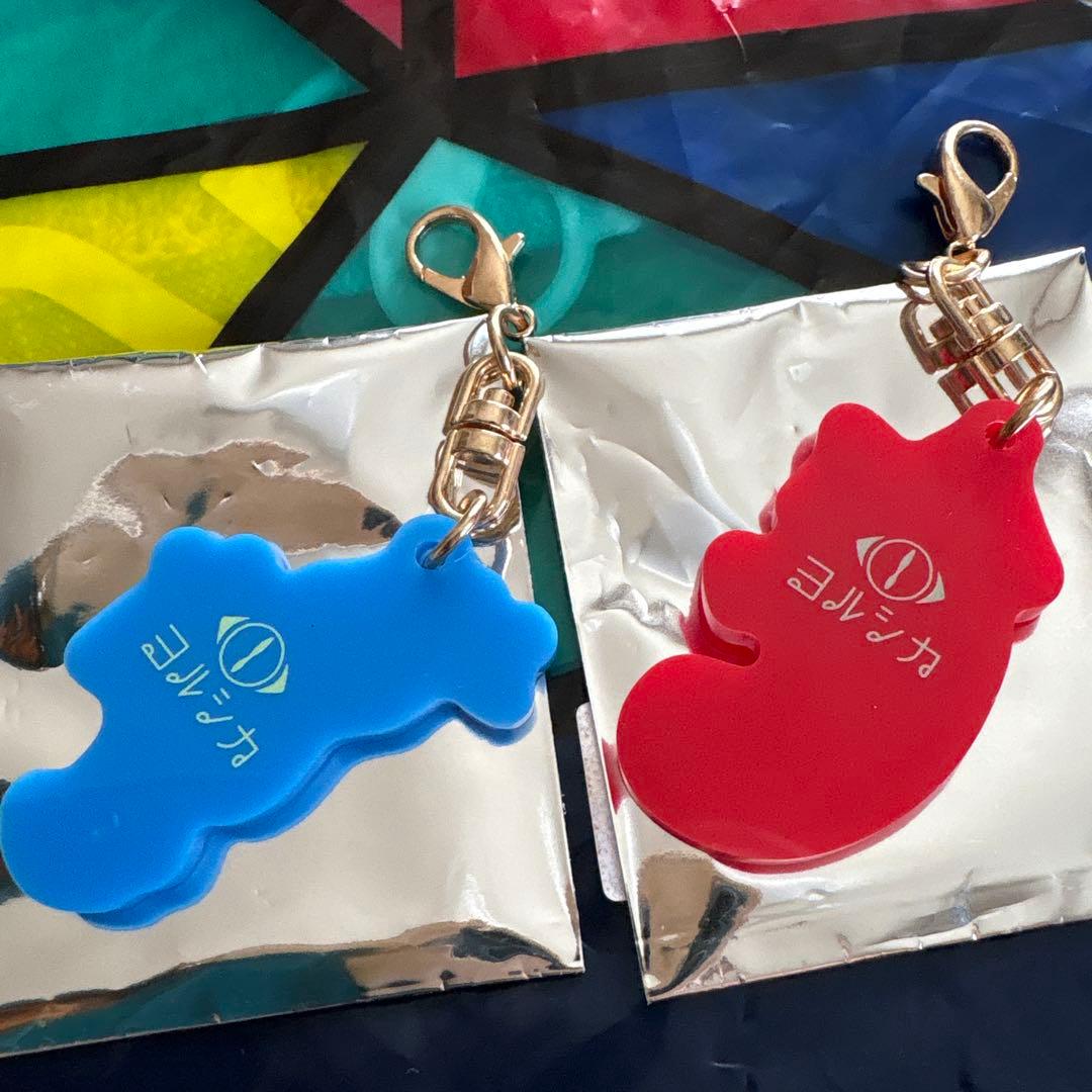 ヨルシカ キーホルダー 2個セット - メルカリ