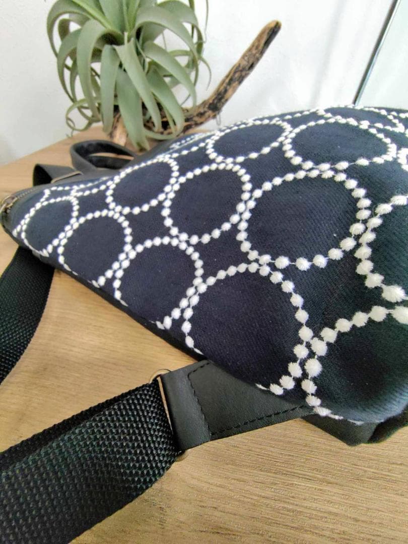 やま様】/2025tambourineタンバリンネイビー×白/牛革A4トー