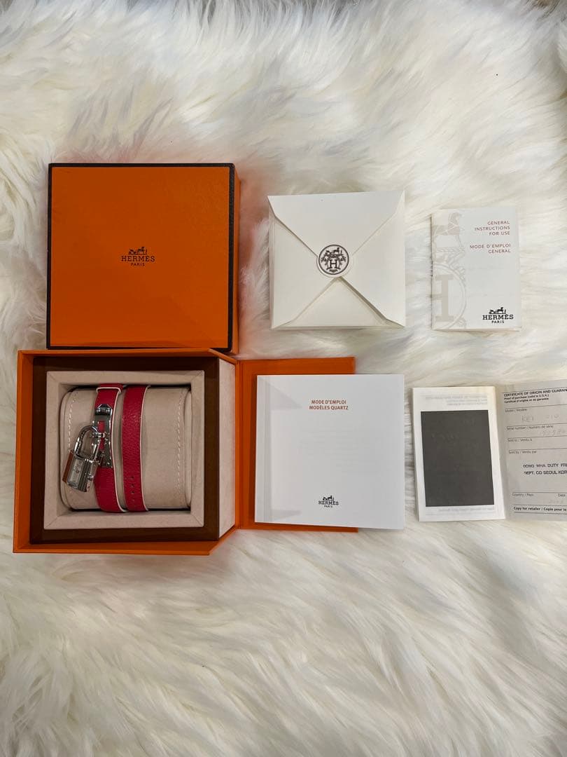 C*a様 HERMES ケリーウォッチ　ドゥーブル　ピンク×シルバー金具 2022年 新作】1本で3パターン楽しめる、エルメスの新たな「ケリー」が