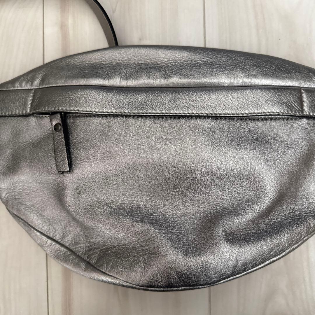 極美品 ジミーチュウ デリー スタースタッズ レザー ボディバッグ