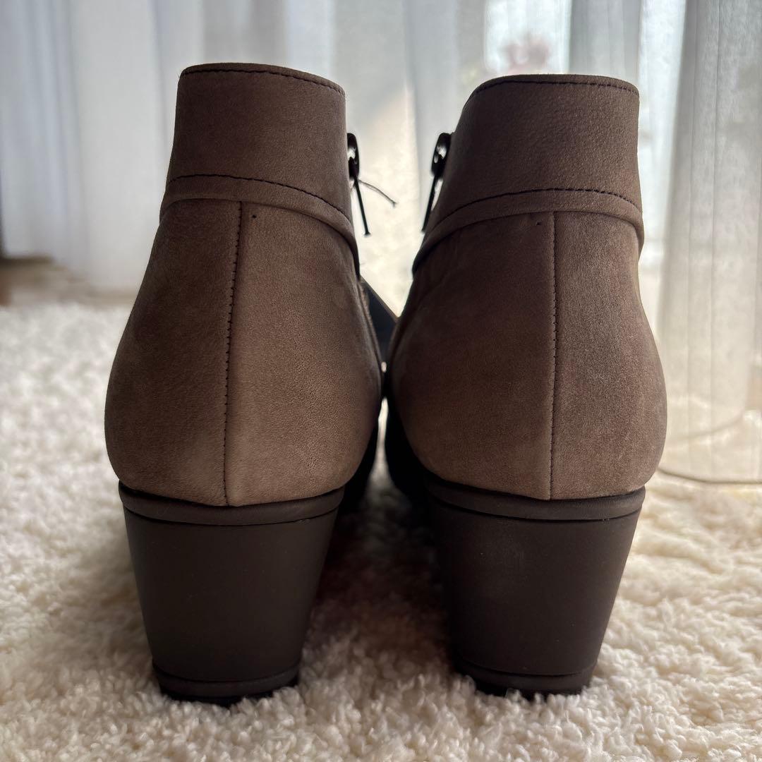 新品 pedala ショートブーツ 23センチ2E 淡いブラウン - メルカリ