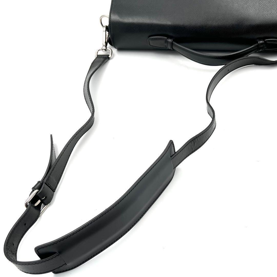 《美品》Salvatore Ferragamoレザー 2WAY ビジネスバッグ