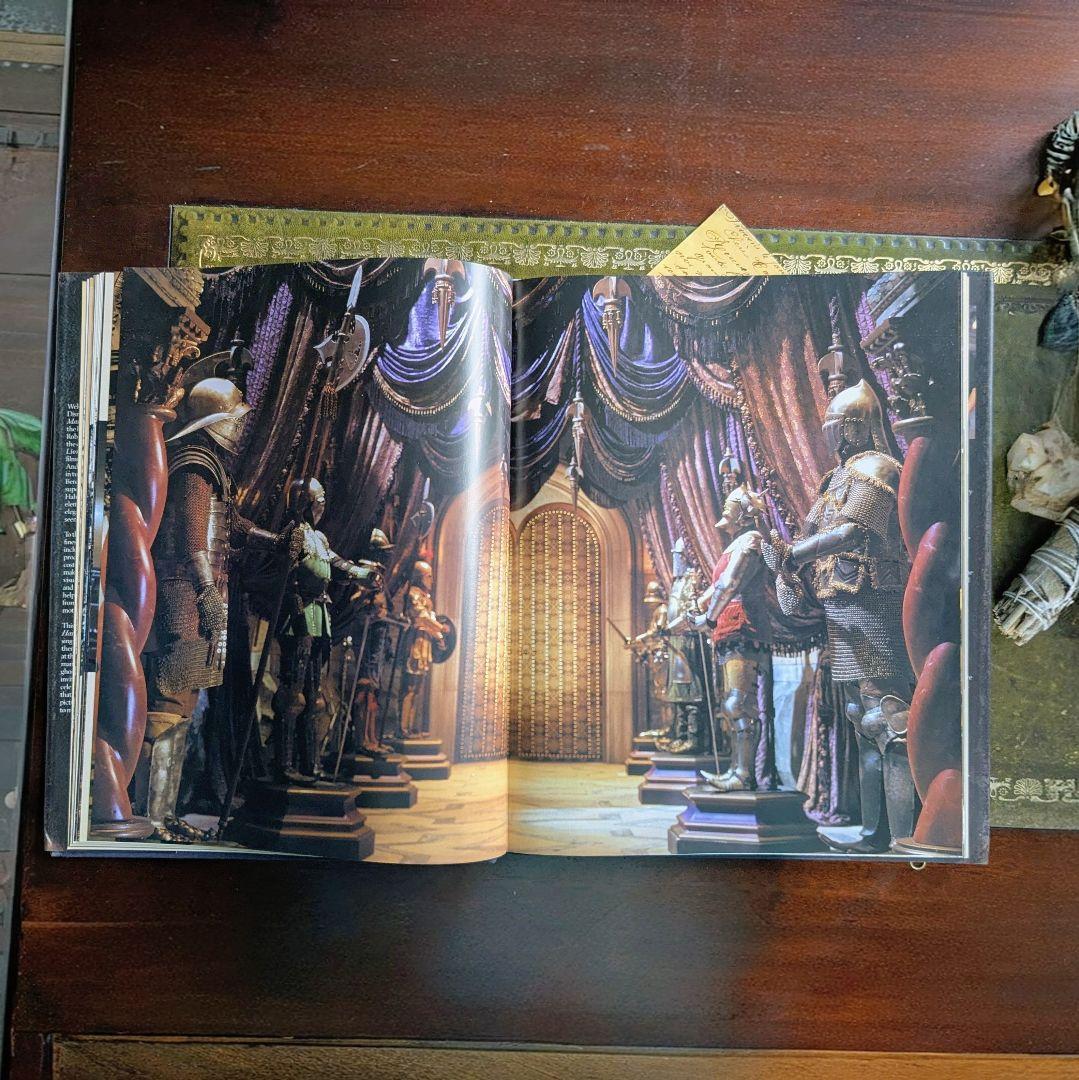 ディズニーファン必見！まるでホーンテッドマンションの扉を開けたよう