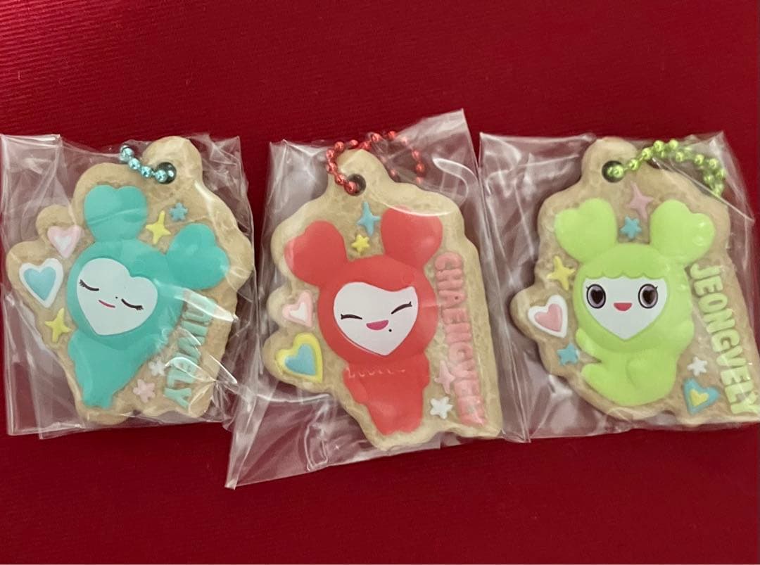 全9種コンプ】TWICE LOVELYS ビスケット＆チャーム マスコット ①