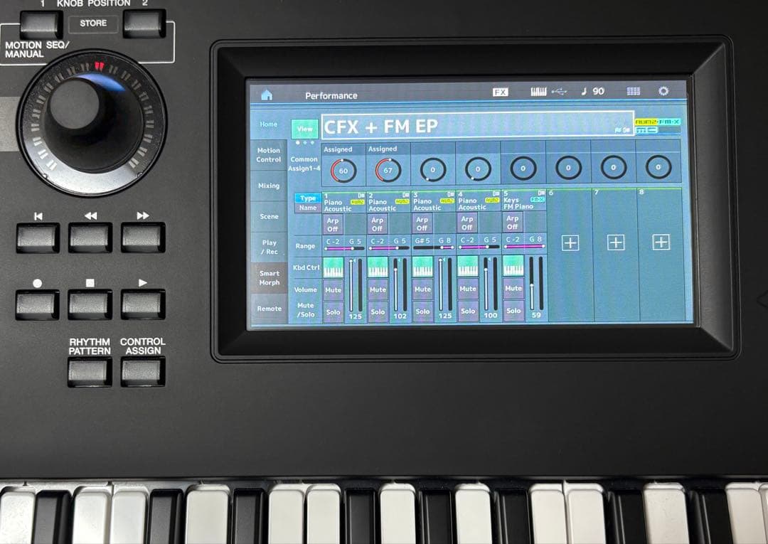 Yamaha MODX6+ シンセサイザー