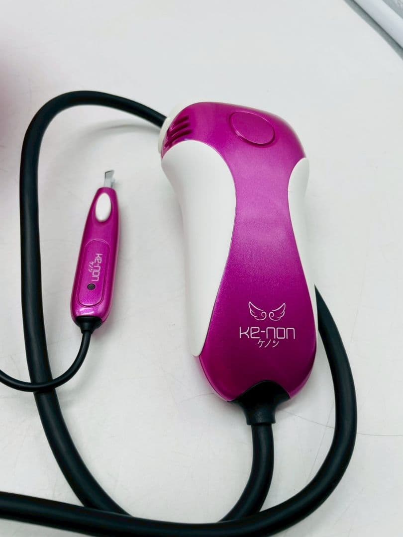 (sk/9.20/10)ケノン 脱毛器 ピンク 本体と付属品