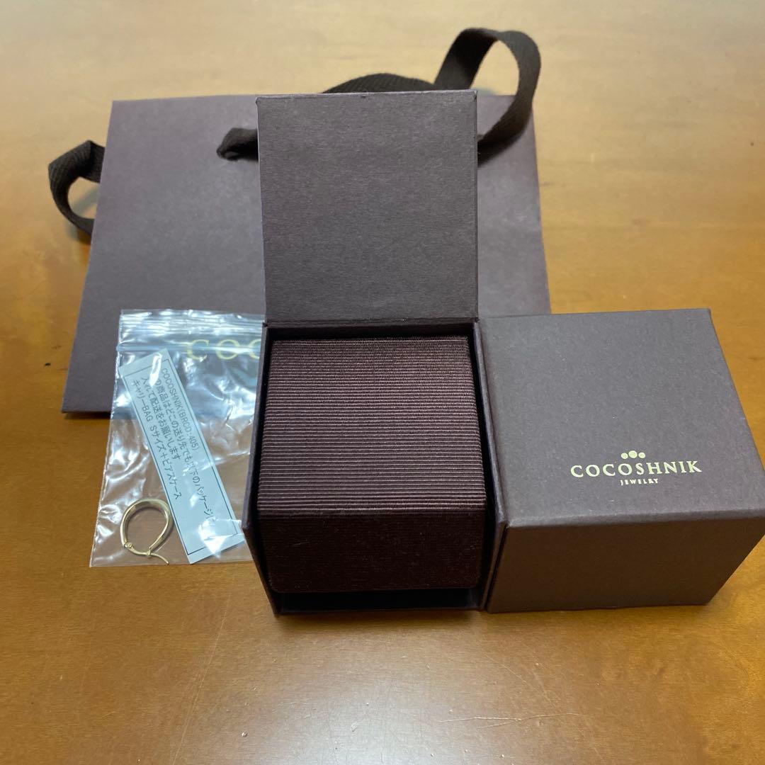 ココシュニック トライアングルフォーム 馬蹄モチーフピアス 片耳のみ