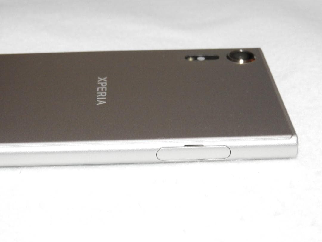 SONY Xperia XZs SOV35 シルバー au SIMフリー - メルカリ