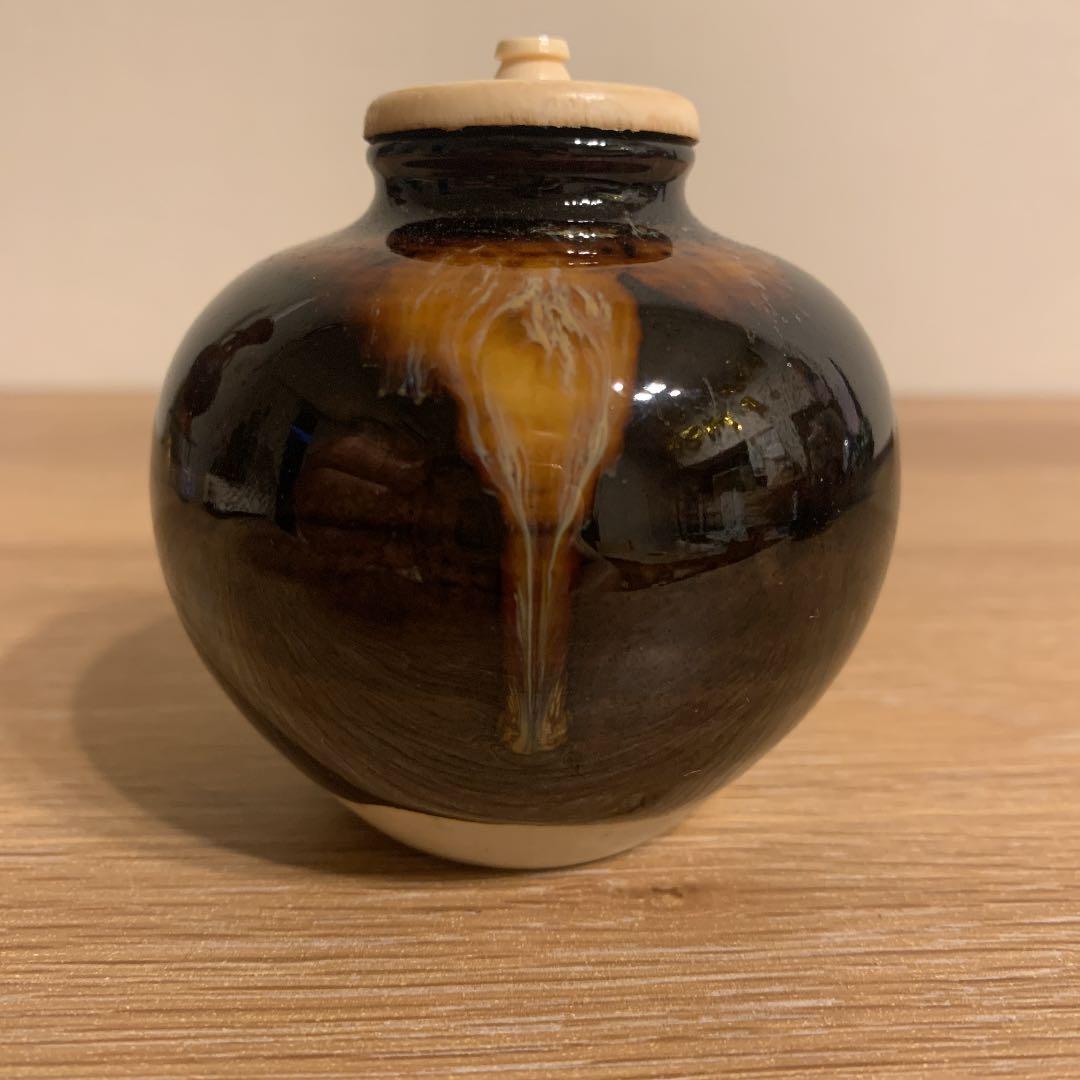 茶入　仕服 在銘  牙蓋　　桶谷定一作　アンティーク 丸壷茶入 桶谷定一（作) 共箱 象牙蓋 仕服（扇面宝尽) | 古美術ささき