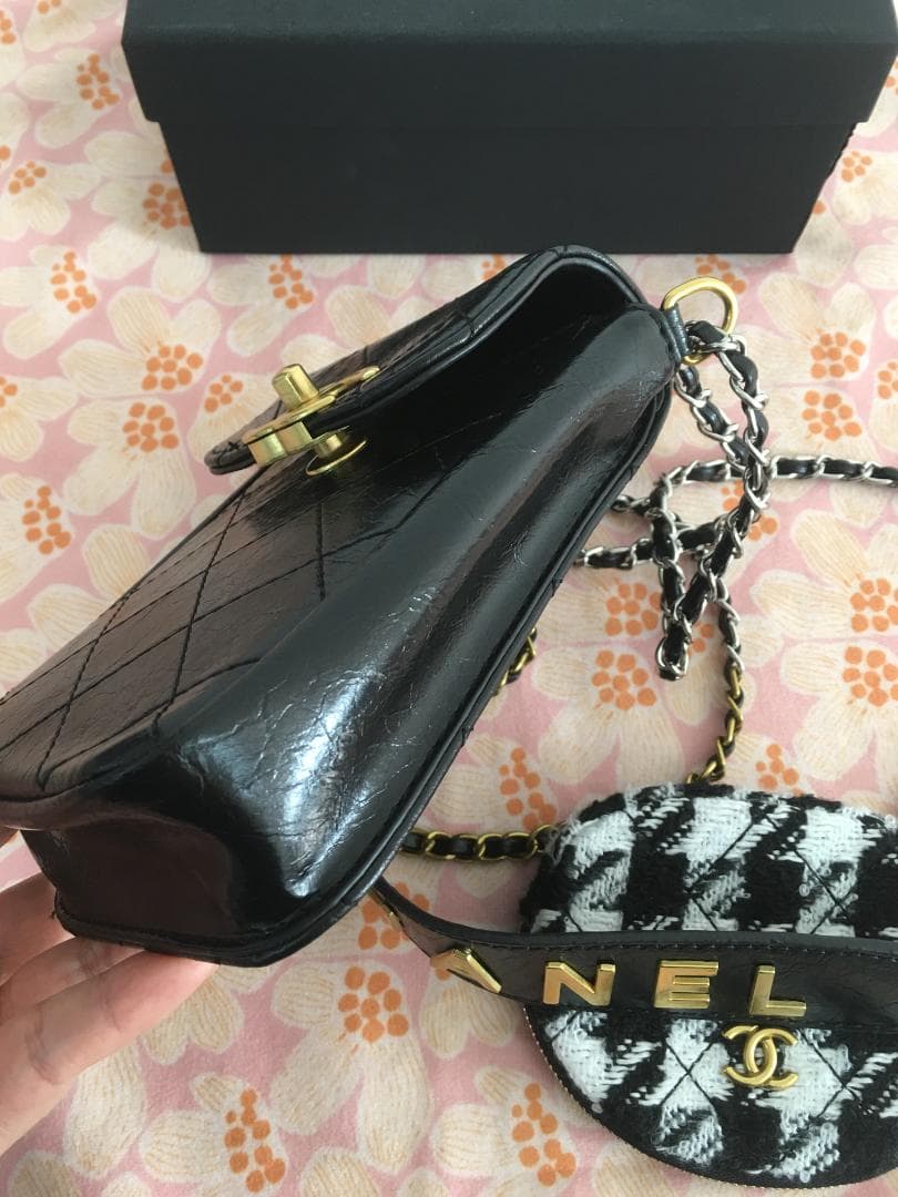 ブラック スマホショルダーバッグ《箱付き》