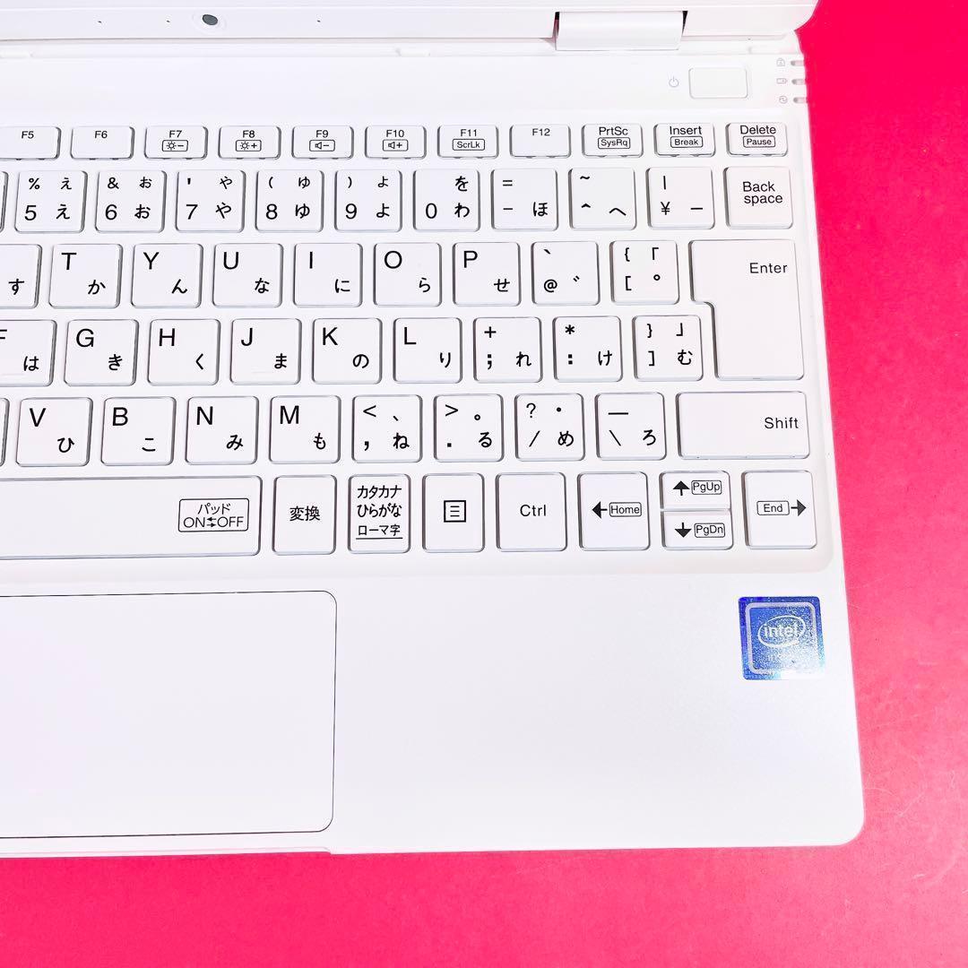 バッテリー良好❣️小型軽量✨️薄型ノートパソコン✨️可愛い白