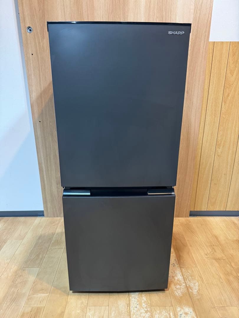 SHARP 冷蔵庫・冷凍庫 黒SHARP 冷蔵庫・冷凍庫 黒 2024年式 美品 送料