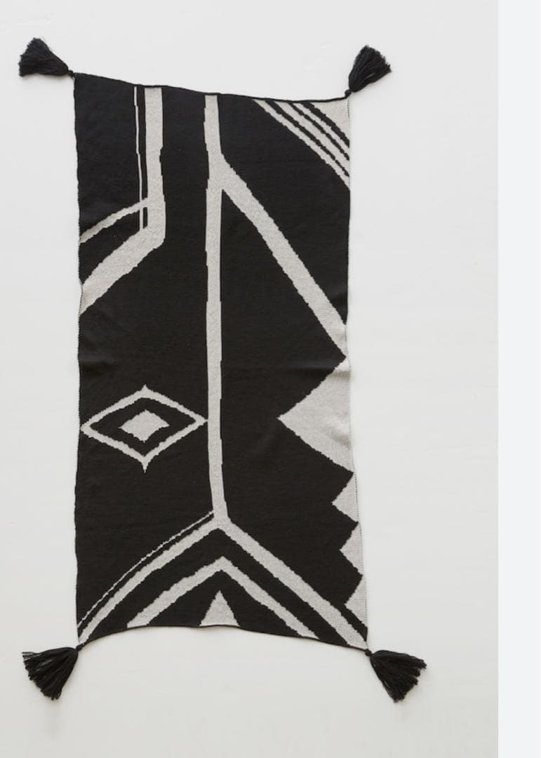 新品 幾何学模様 タッセル付き スカーフ エルフィンフォルク マフラー