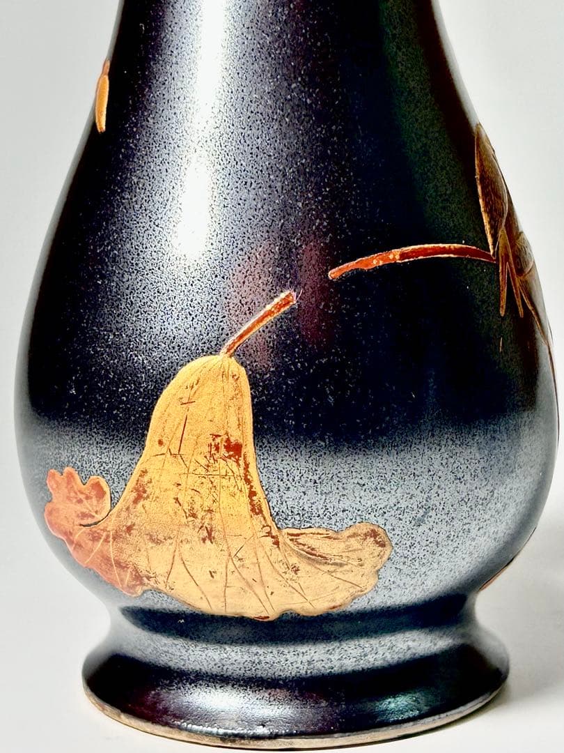 明治の名工 加藤五輔 錆釉蓮雀文小花瓶 瀬戸黒 美濃焼 瀬戸焼 - メルカリ