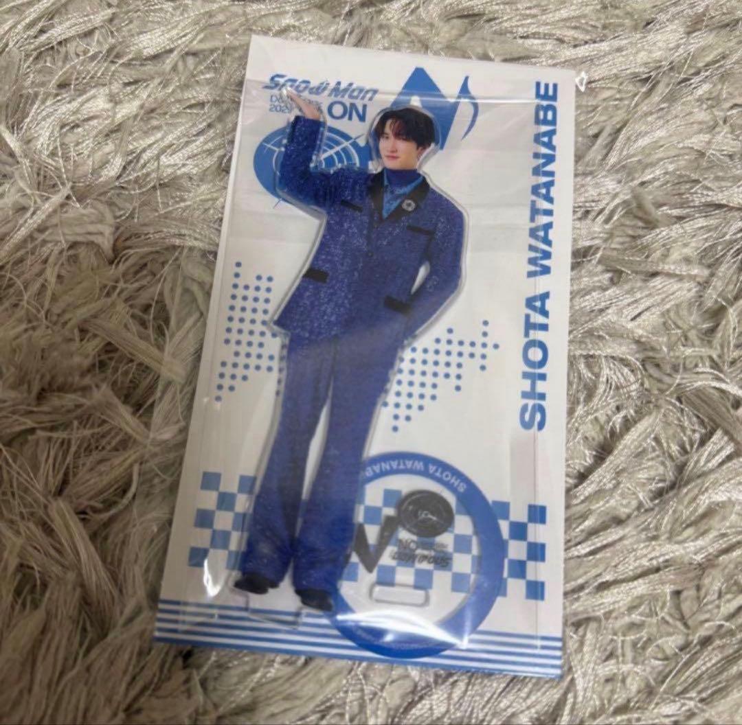 渡辺翔太 アクリルスタンド、ステッカー2点セット - メルカリ