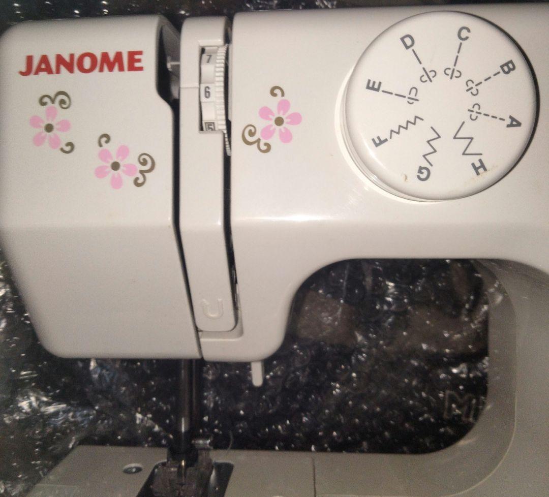 ハローキティミシン JANOMEミシン 可愛いハローキティミシン - メルカリ