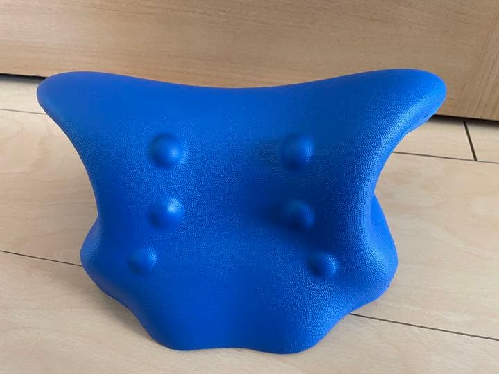 首の疲れをとる枕　マッサージ　ストレッチ　首枕　リラックスモデル マイコンフォート ネックリラックスピロー -ストレッチモデル- – MyComfort