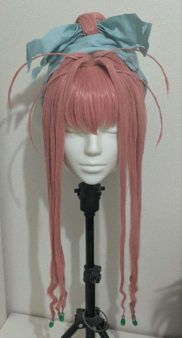 ネオン=ノストラード ウィッグ - メルカリ