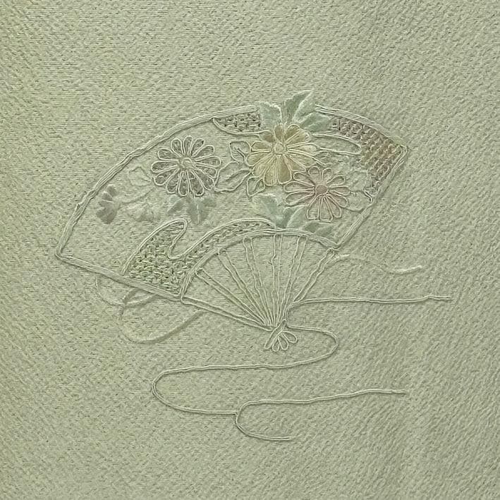 ゆりのはな 付下げ 汕頭刺繍 扇子柄 ちりめん トール 薄山葵色 正絹