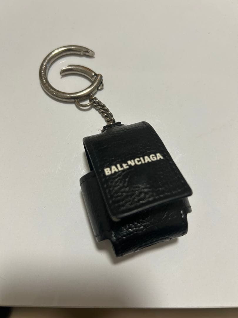 BALENCIAGA ブラックレザーキーホルダー AirPods - メルカリ