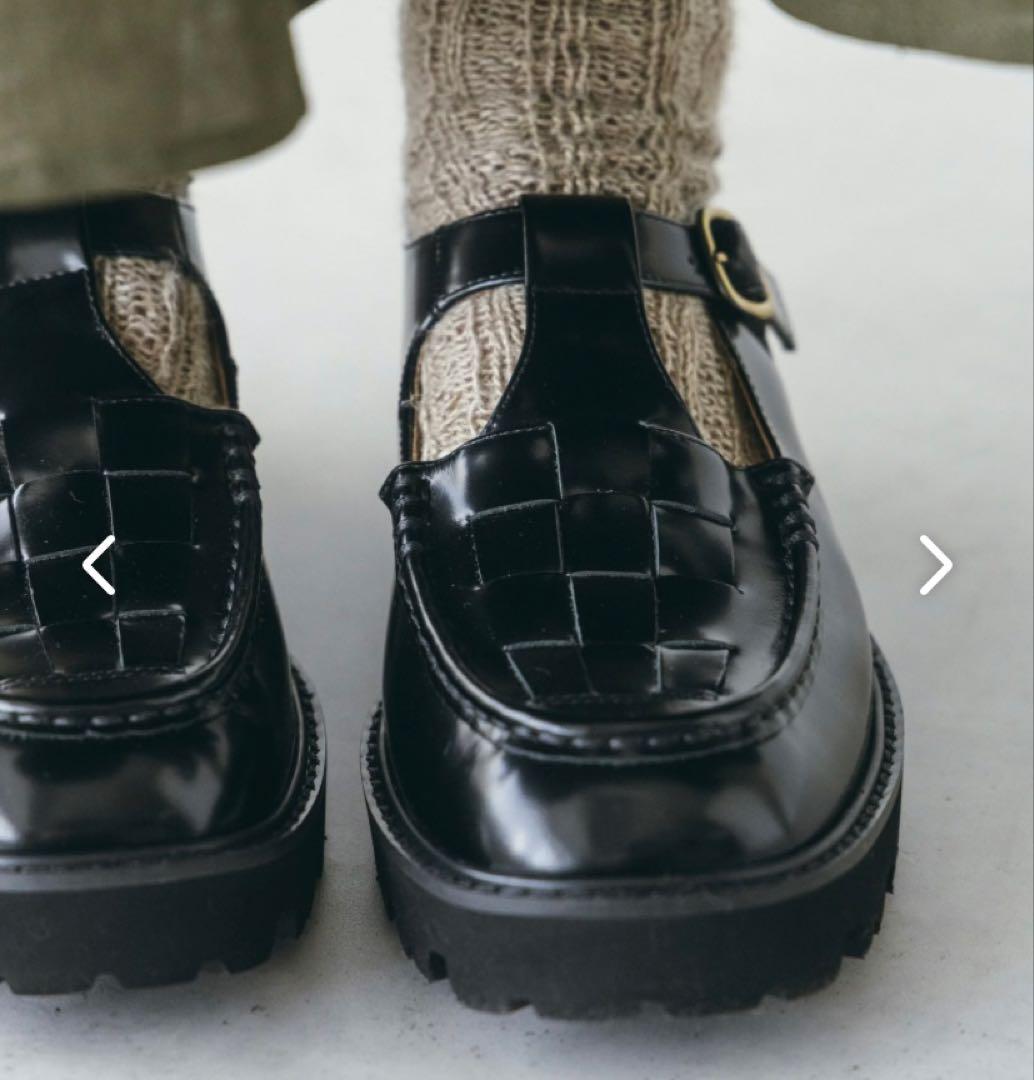 黒い編み込みデザインローファー - メルカリ