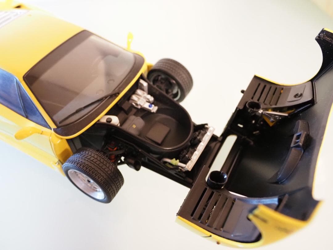 AUTOart 1/18 Ferrari F40イエロー旧ダイキャスト開閉モデル - メルカリ