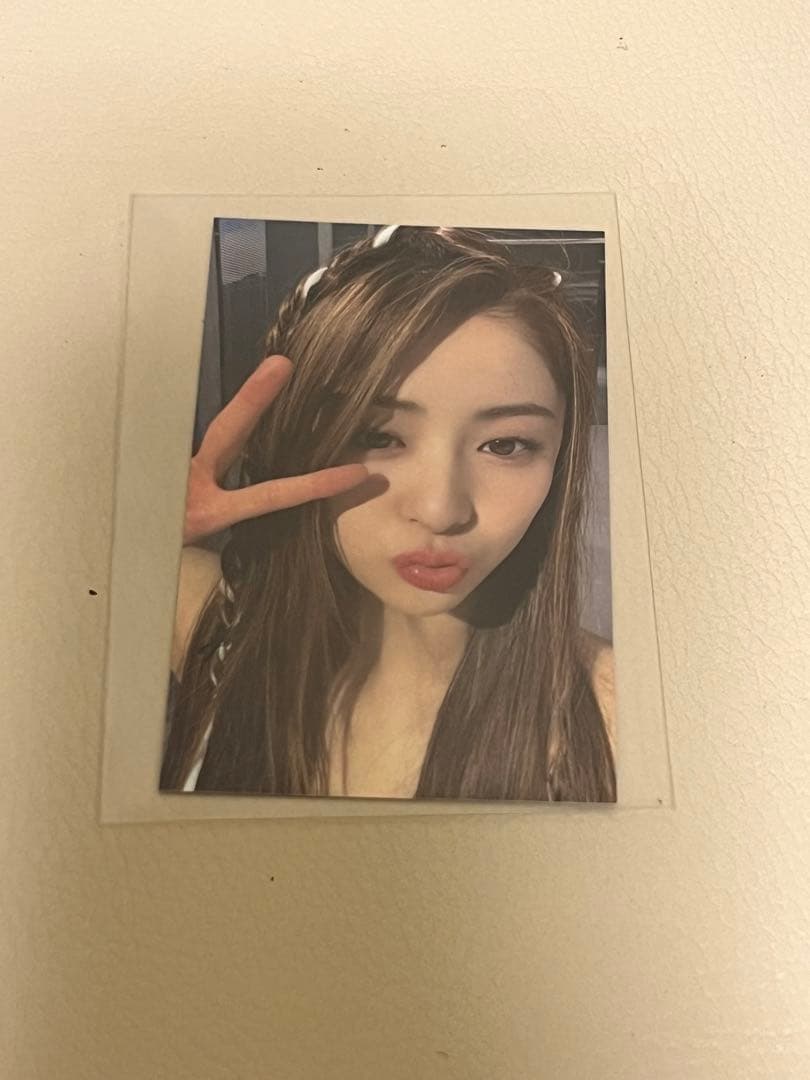 超レア　LE SSERAFIM fearless ユンジン　トレカ　ラキドロ 週末限定セール中！Le Sserafim ラキドロ ユンジン トレカ - メルカリ