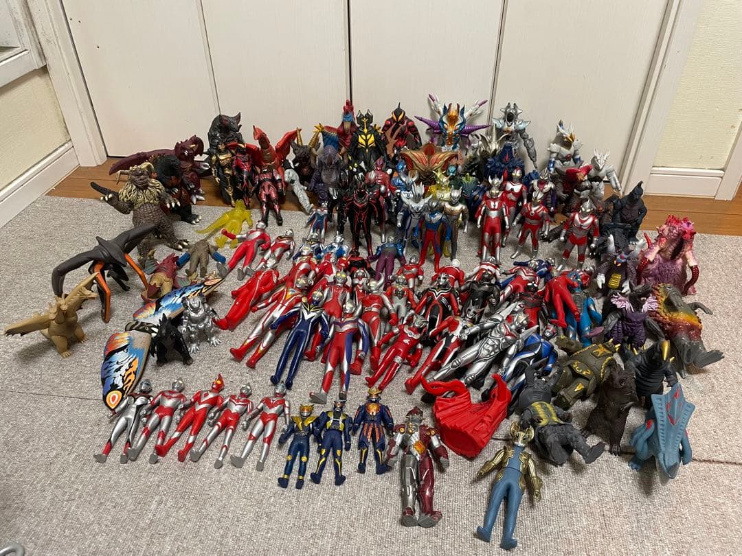 ウルトラマンシリーズ ゴジラシリーズ　ソフビ　フィギュア　まとめ売り ウルトラマン 怪獣 ゴジラ ソフビ 21体セット - メルカリ