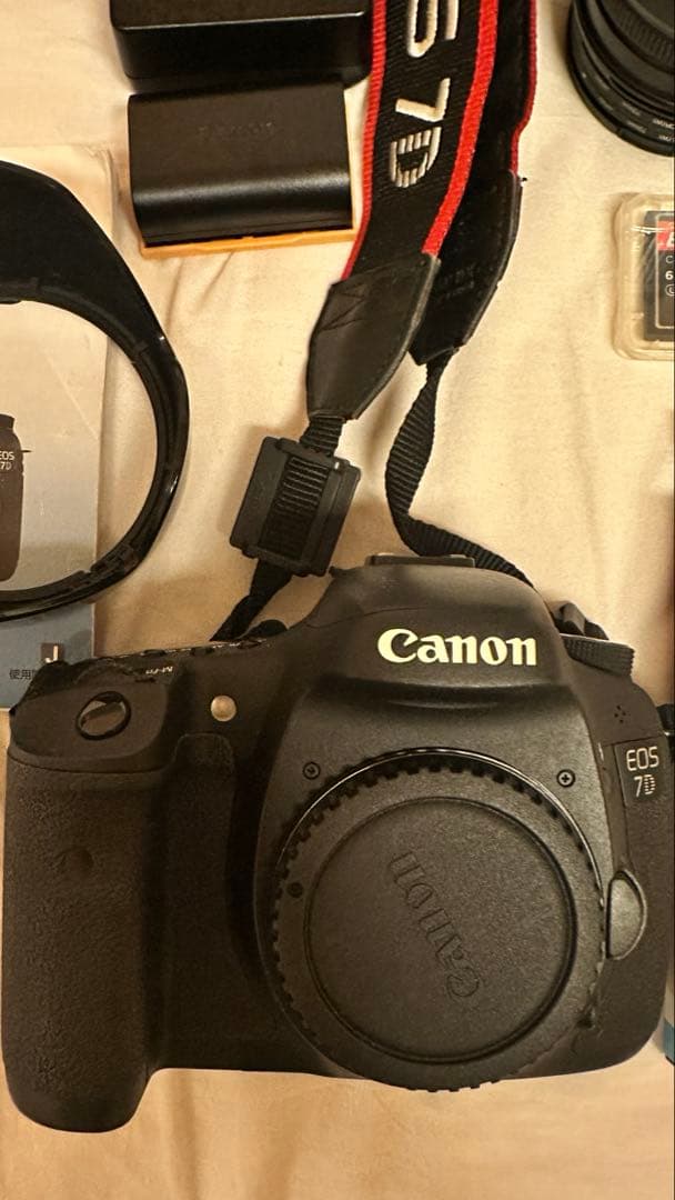 Canon EOS 7D 一眼レフカメラセット CANON EOS 7D EF-S15-85 IS U レンズキット 価格比較 - 価格.com