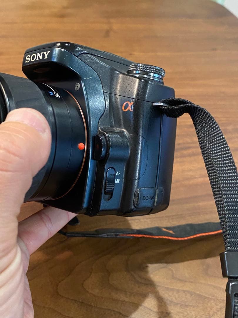 SONY α100 デジタル一眼 レンズ2本35-80.100-300動作品