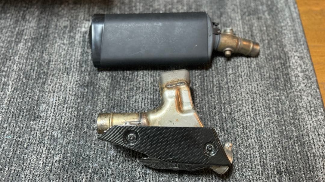 カワサキ zx6r 純正マフラー　触媒　カーボンカバー付 カワサキ zx6r 純正マフラー 触媒 カーボンカバー付 カワサキ zx6r