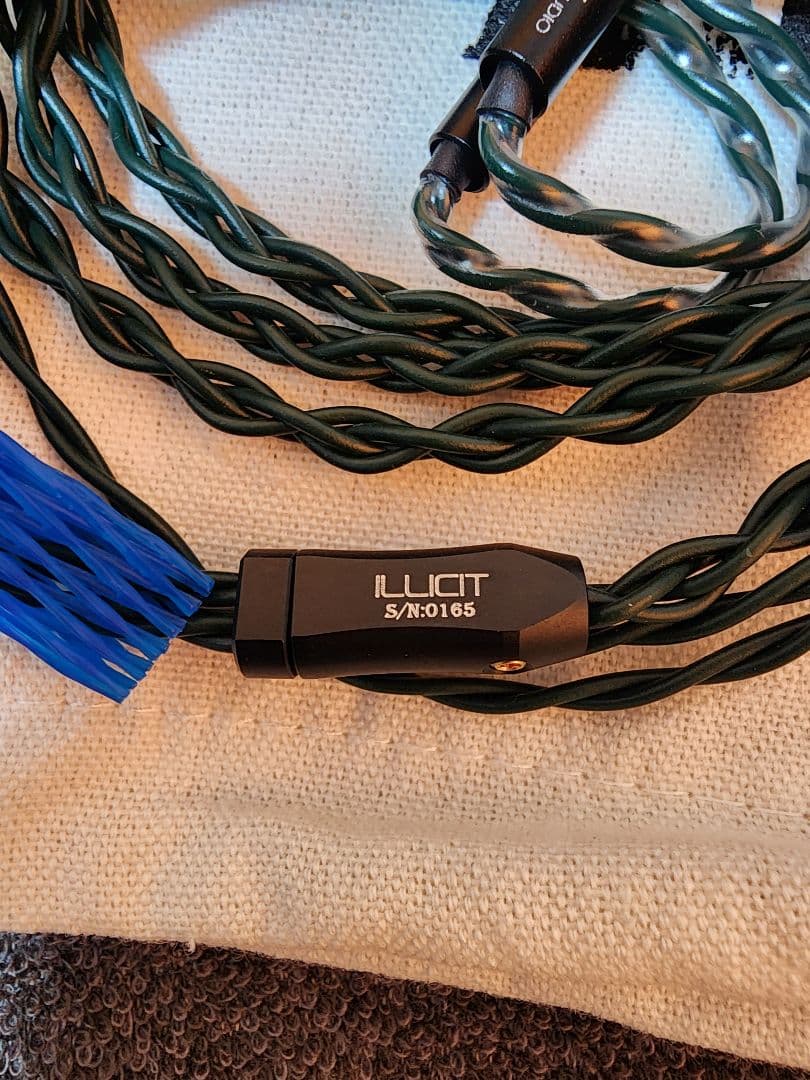 PW audio　ILLICIT　 2pin to 4.4mm