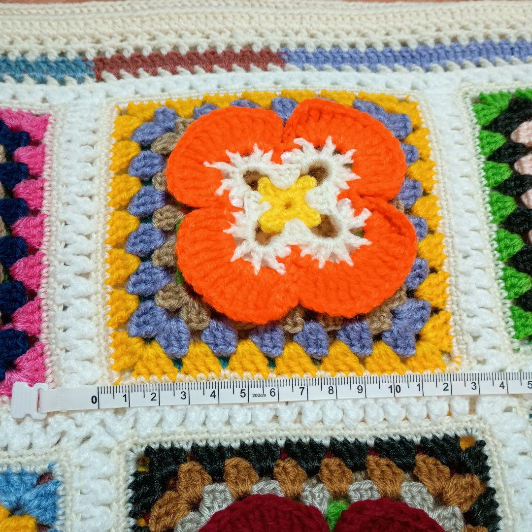手編み ブランケット マルチカバー 立体花柄モチーフ編み - メルカリ