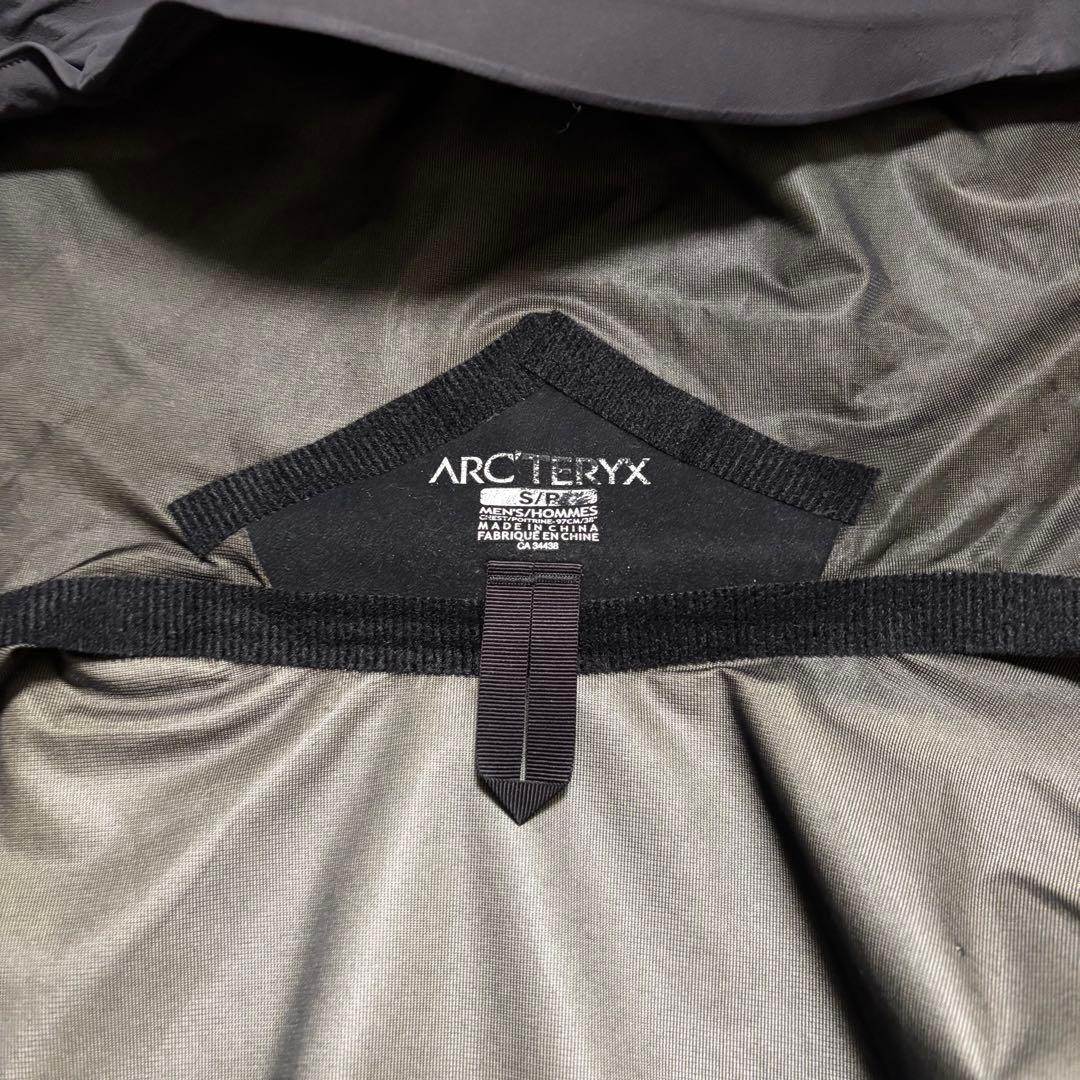 アークテリクス アルファコンプ メンズS グレー ナイロン ゴアテックス