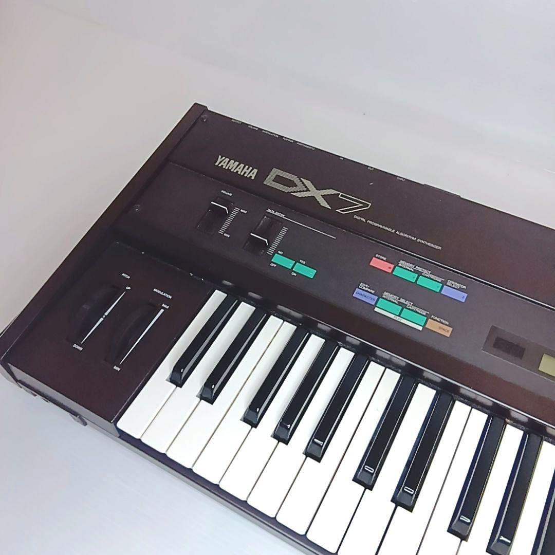 廃盤 ヤマハ シンセサイザー DX7 ハードケース付き 61鍵盤 32音色