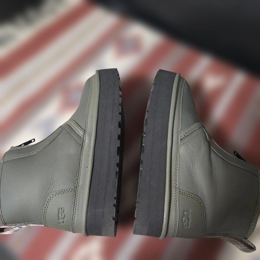 UGG Neumel Platformムートンブーツ ヘイリービーバー着用モデル