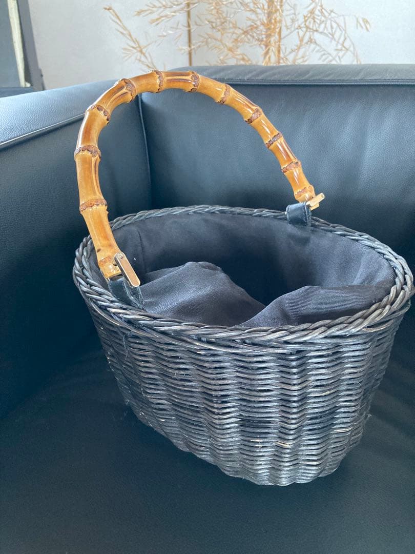 藤籠バッグ】ハンドメイド バックスキン 革 麻生地 チャーム籐かご