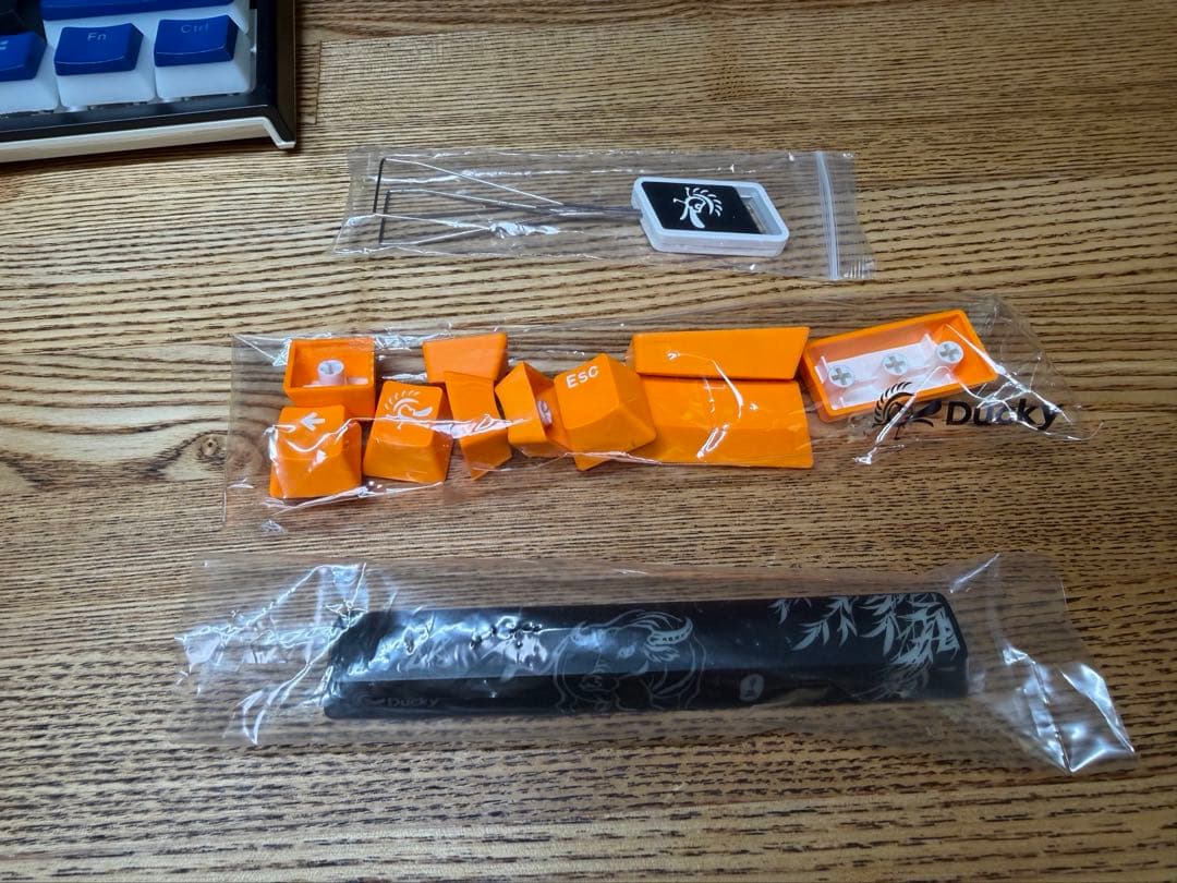 Ducky One 2 mini（静音赤軸 US配列）とキーキャップのセット - メルカリ