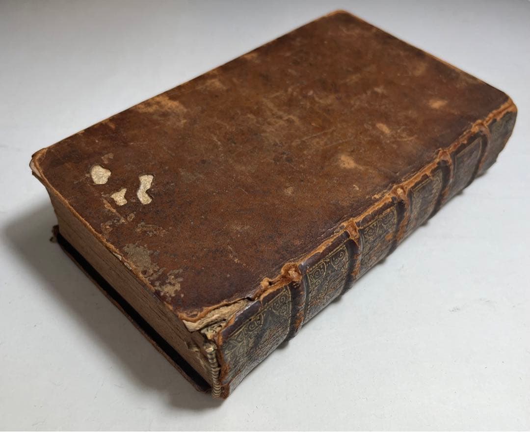 古本1696年出版「イギリス女王エリザベス一世の人生」第2巻フランス語